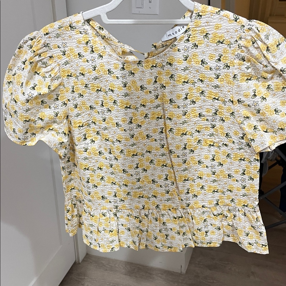 Moodie Yellow Floral Blouse with Puff Sleeves